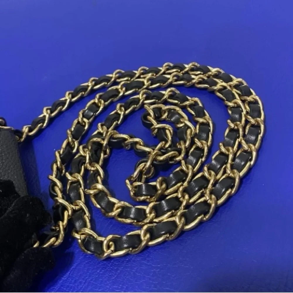 CHANEL 1995 Stitch Case Caviar PM Pochette